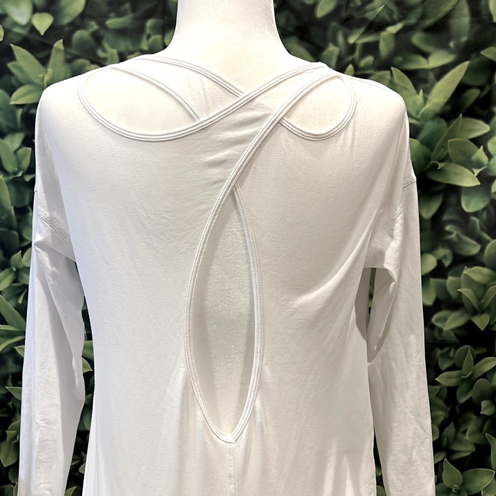 LULULEMON LONG-SLEEVE TOP SIZE 2